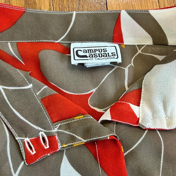 Vintage Campus Casuals Blouse – Red, White & Gray Abstract Floral – 1960s - Picture 2 of 16